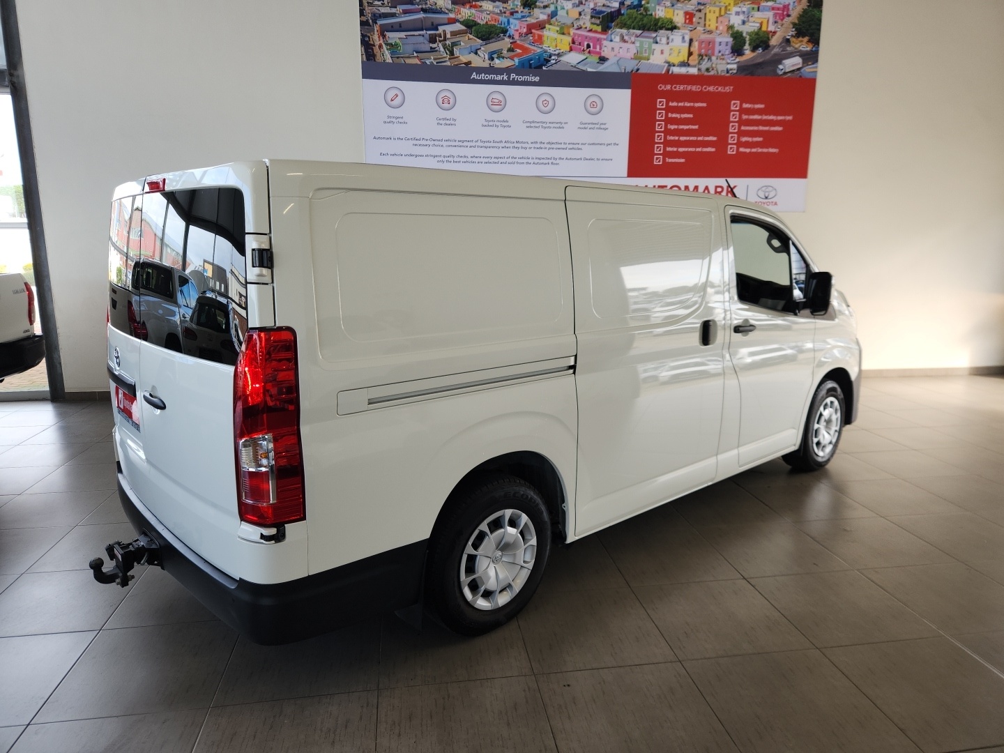 Toyota QUANTUM 2.8 LWB PANEL VAN MANUAL