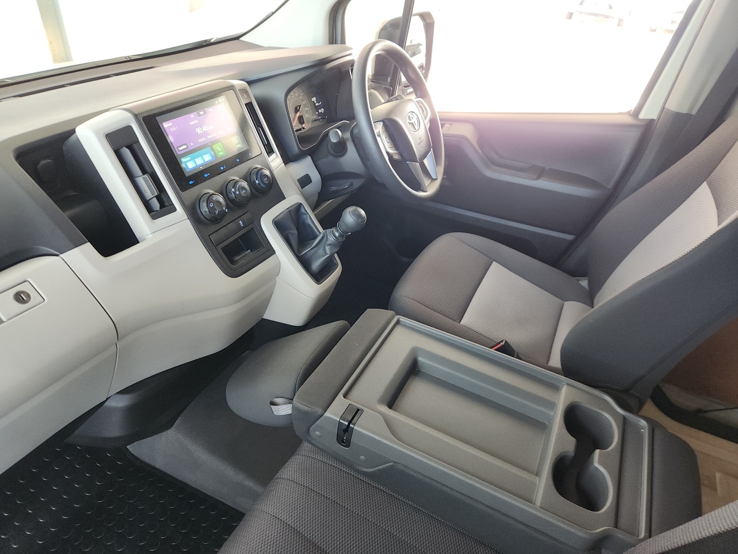Toyota QUANTUM 2.8 LWB PANEL VAN MANUAL
