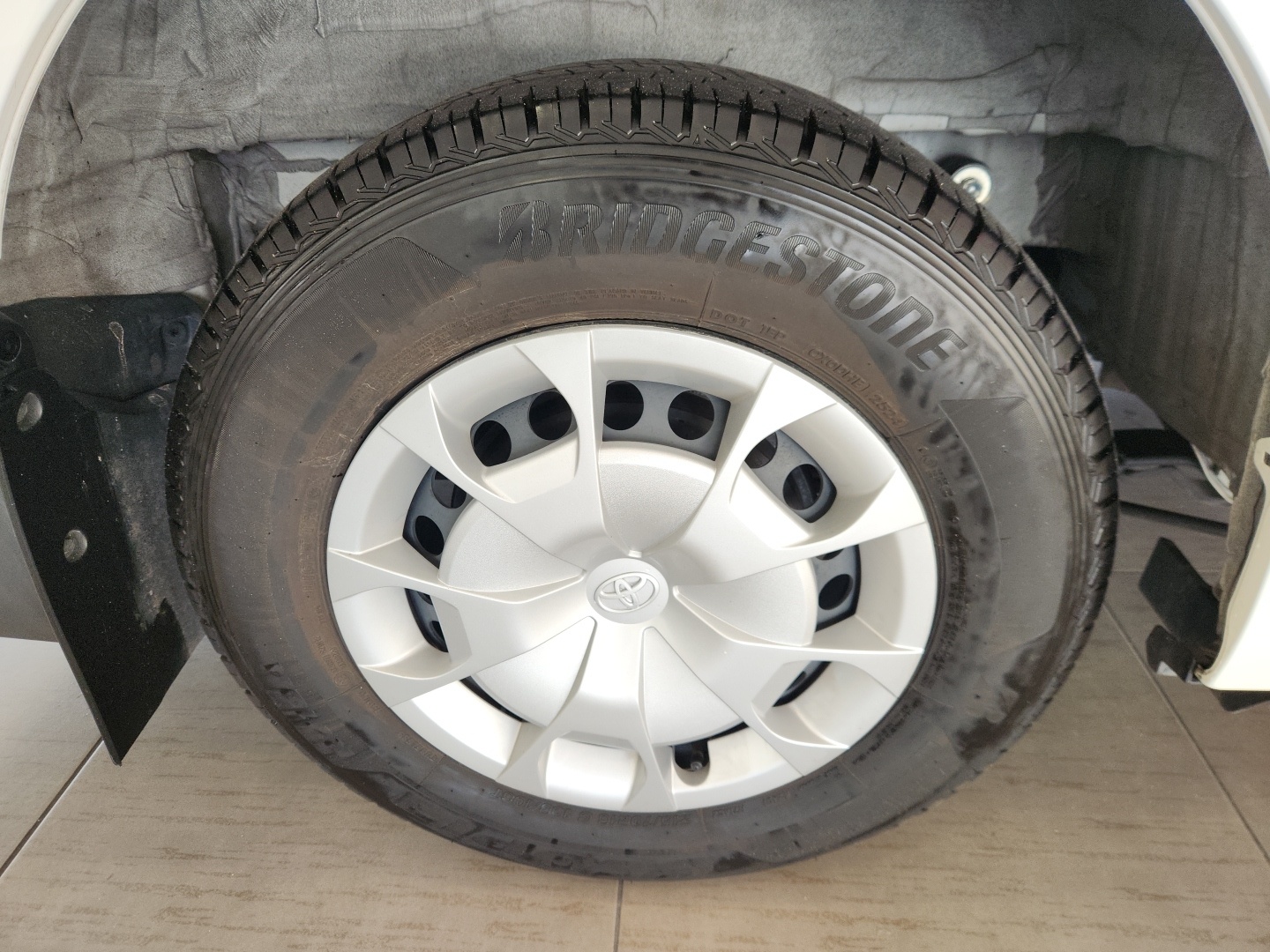 Toyota QUANTUM 2.8 LWB PANEL VAN MANUAL