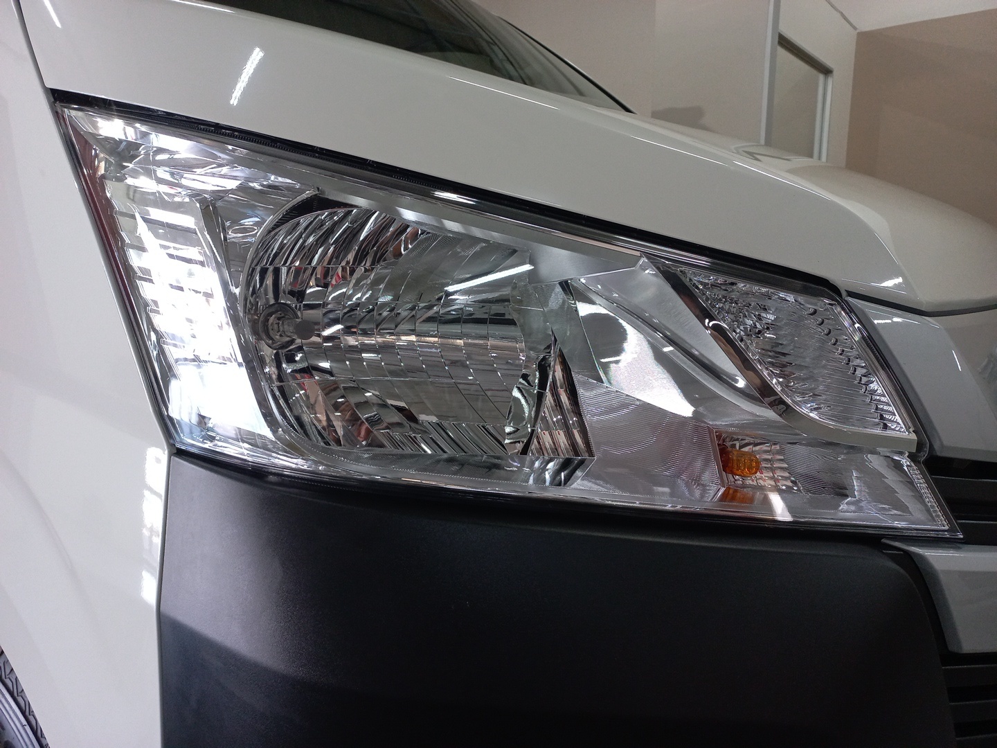 Toyota QUANTUM 2.8 LWB PANEL VAN MANUAL