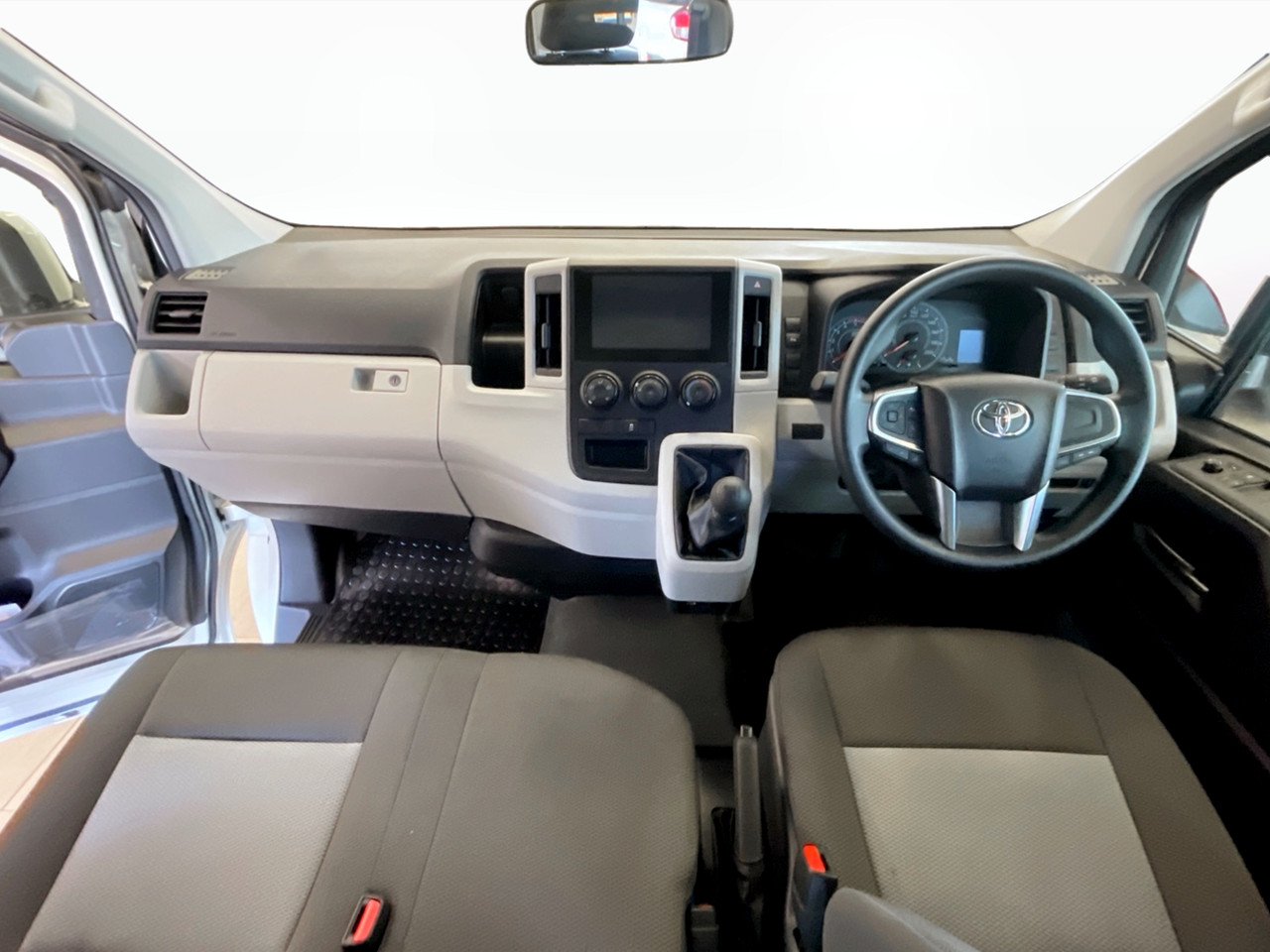 Toyota QUANTUM 2.8 LWB PANEL VAN MANUAL