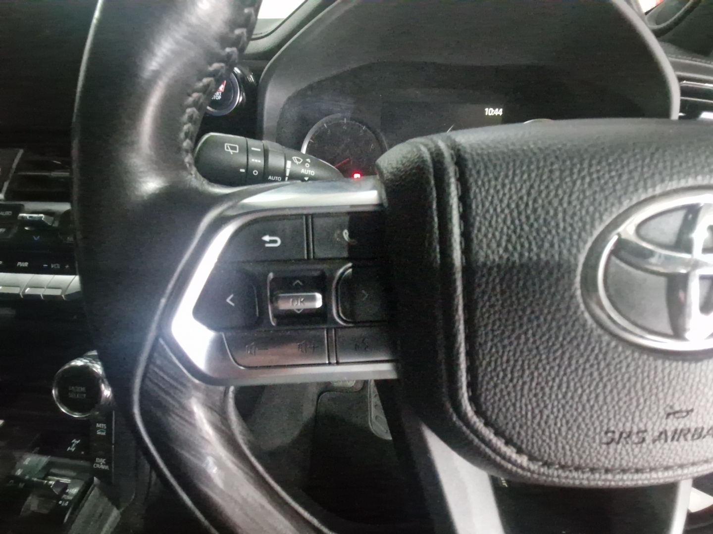 Toyota LAND CRUISER 300 3.5T GR-SPORT