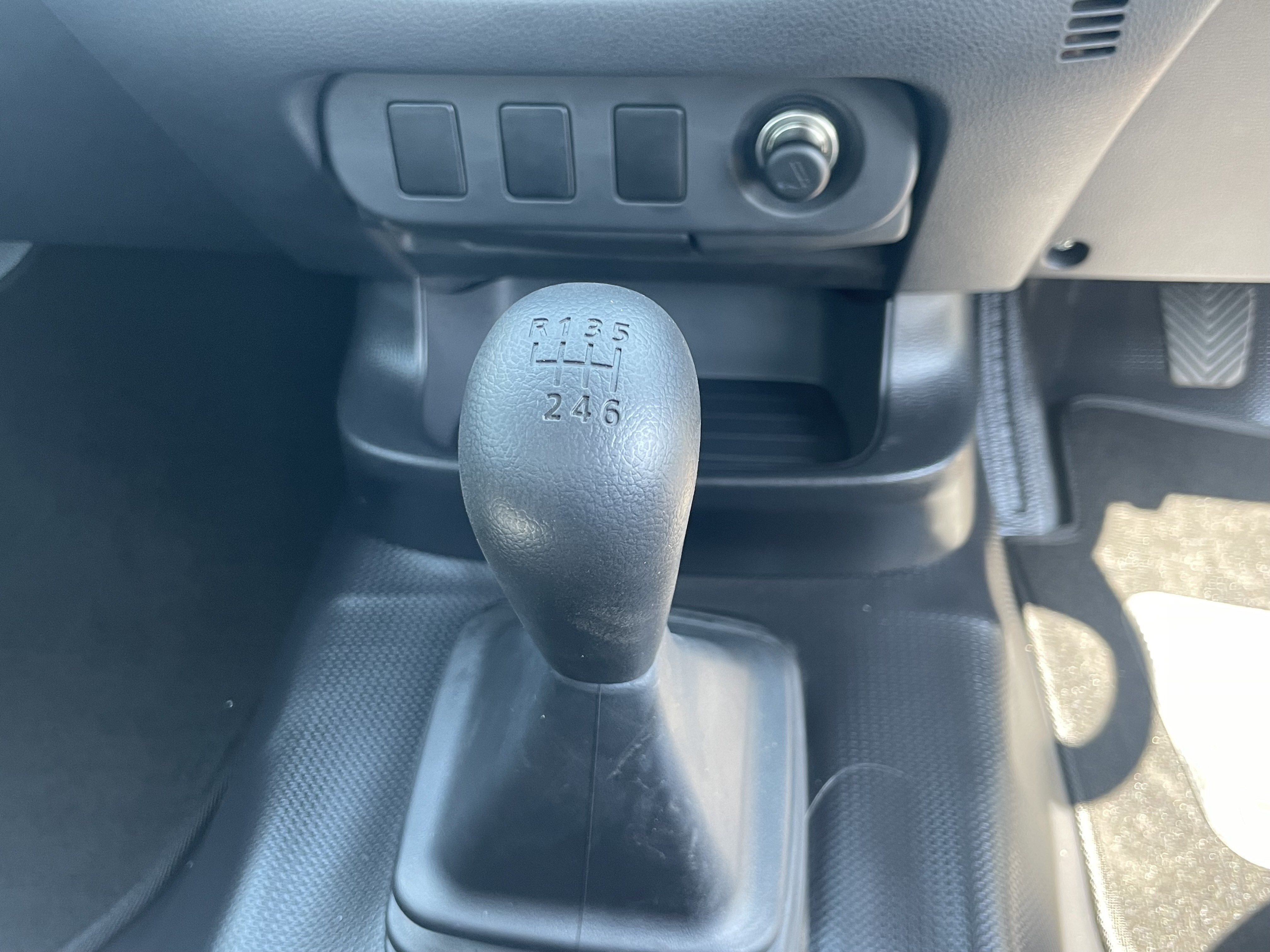 Mitsubishi TRITON 2.4DI-GL P/U S/C