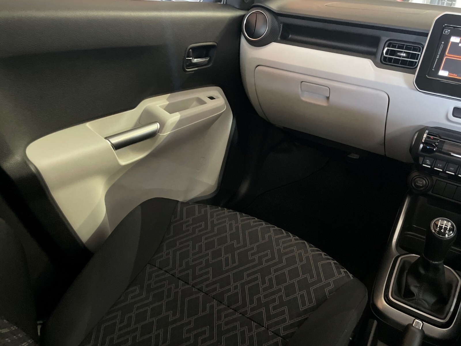 Suzuki Ignis 1.2 GLX 5MT