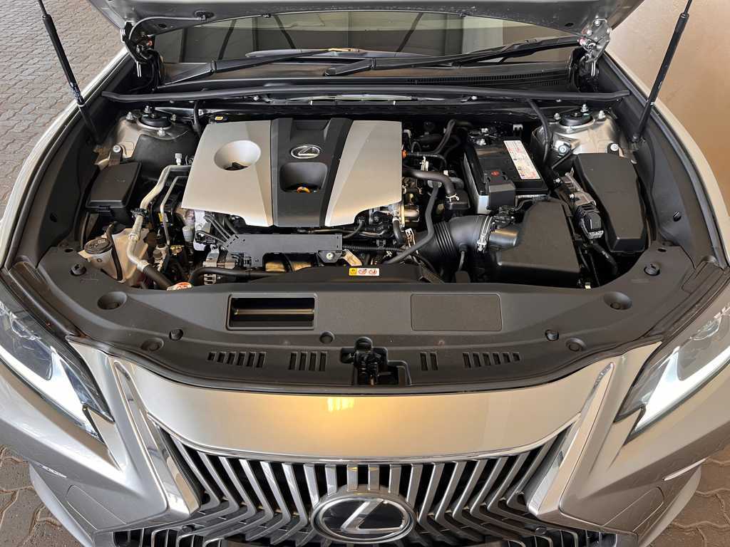 Lexus ES 250 EX