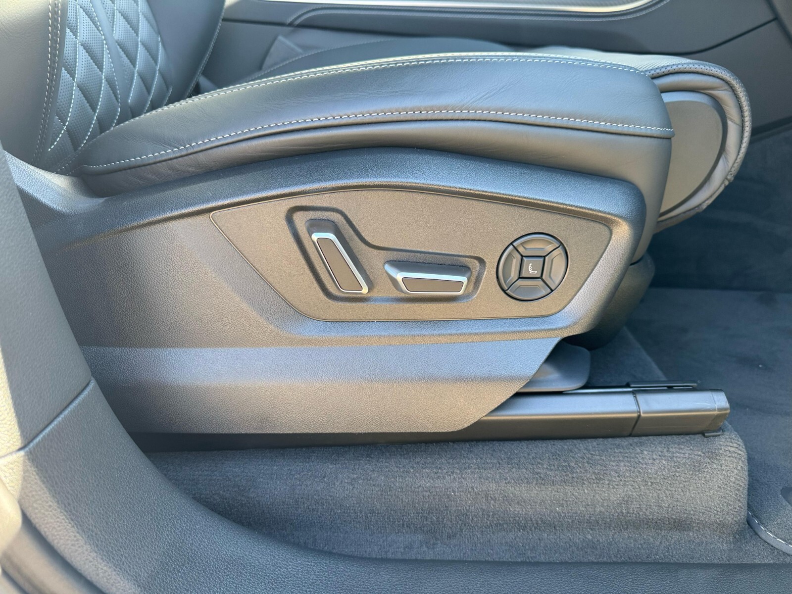 Audi SQ7 TFSI QUATTRO BLACK EDITION