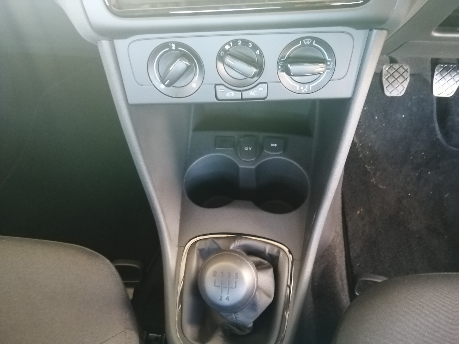 Volkswagen POLO VIVO HATCH 1.4