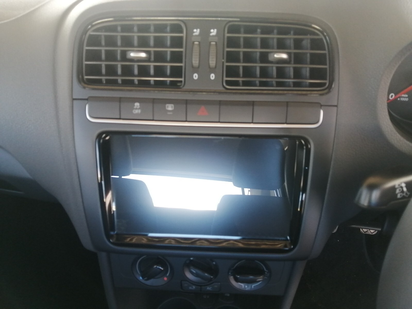Volkswagen POLO VIVO HATCH 1.4