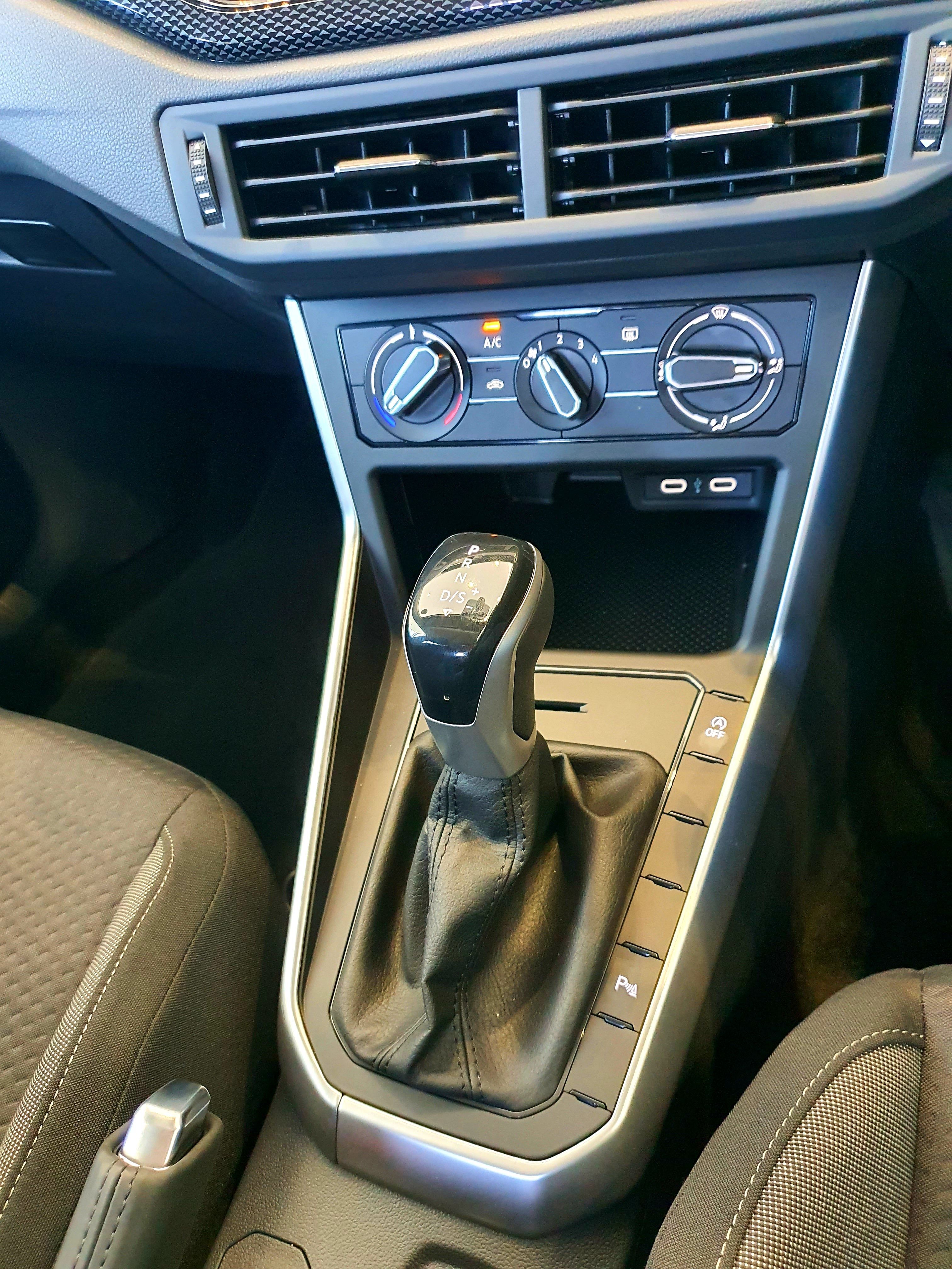 Volkswagen Polo 1.0 TSI LIFE DSG