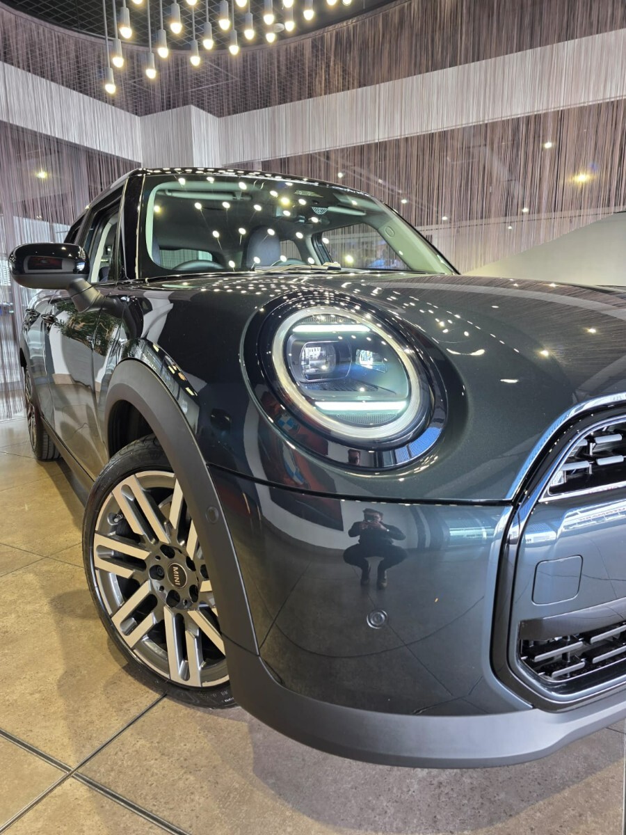 MINI Cooper C 5-DOOR