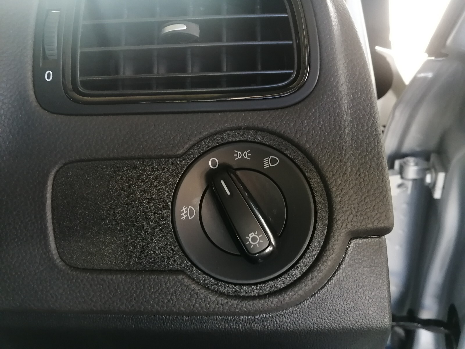 Volkswagen POLO VIVO HATCH 1.4