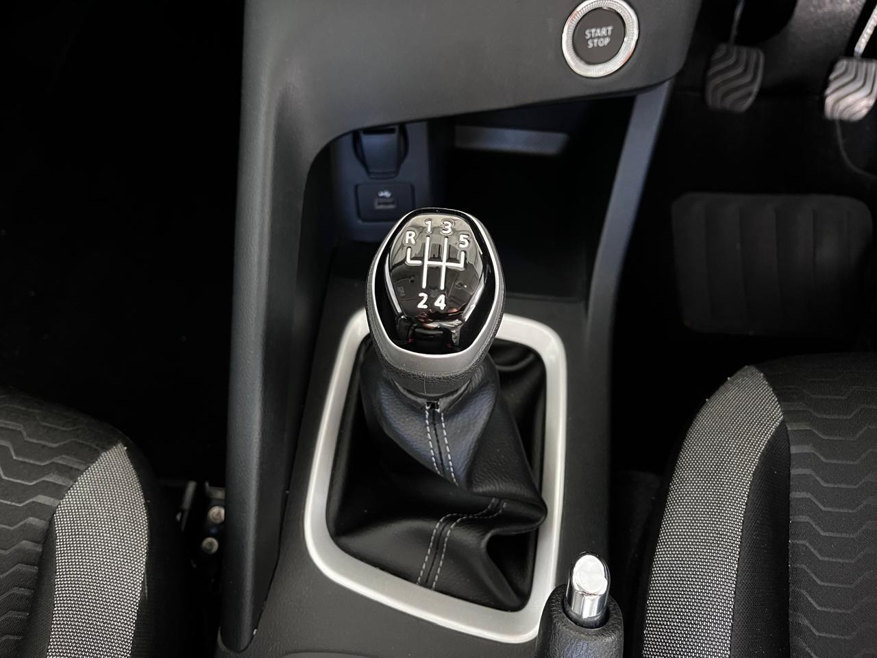 Nissan MAGNITE 1.0 ACENTA MANUAL