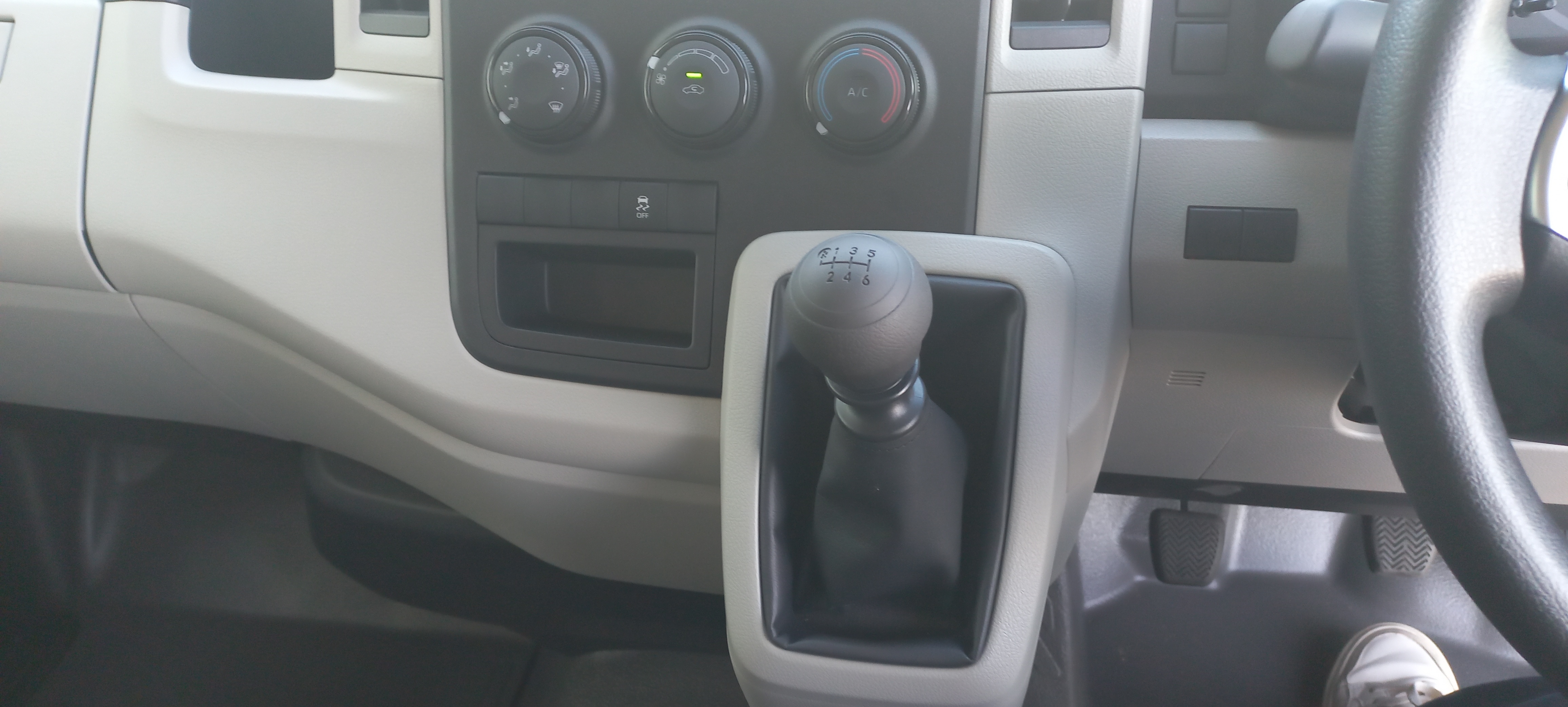 Toyota QUANTUM 2.8 LWB CREW CAB