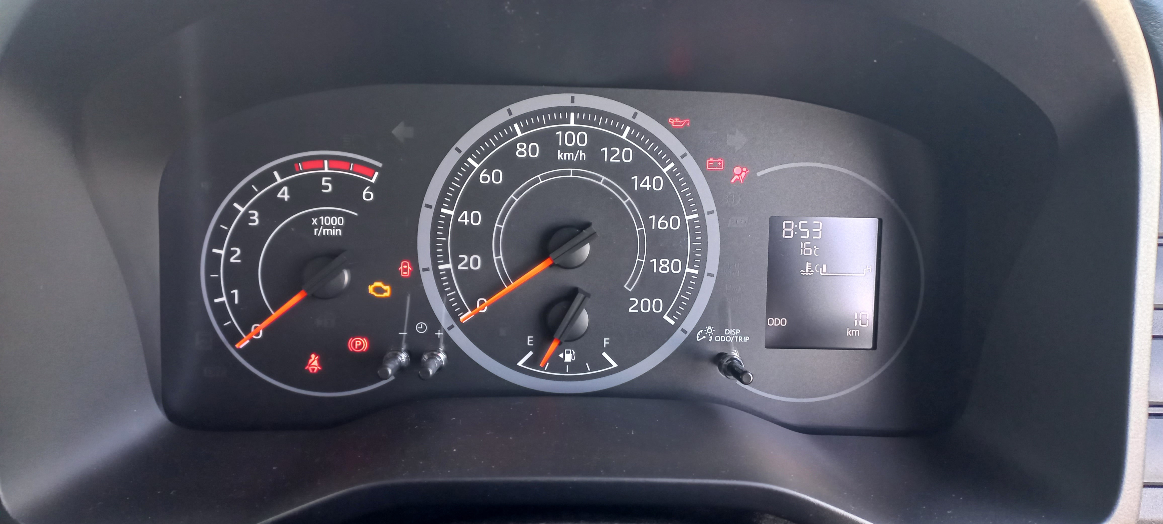 Toyota QUANTUM 2.8 LWB CREW CAB