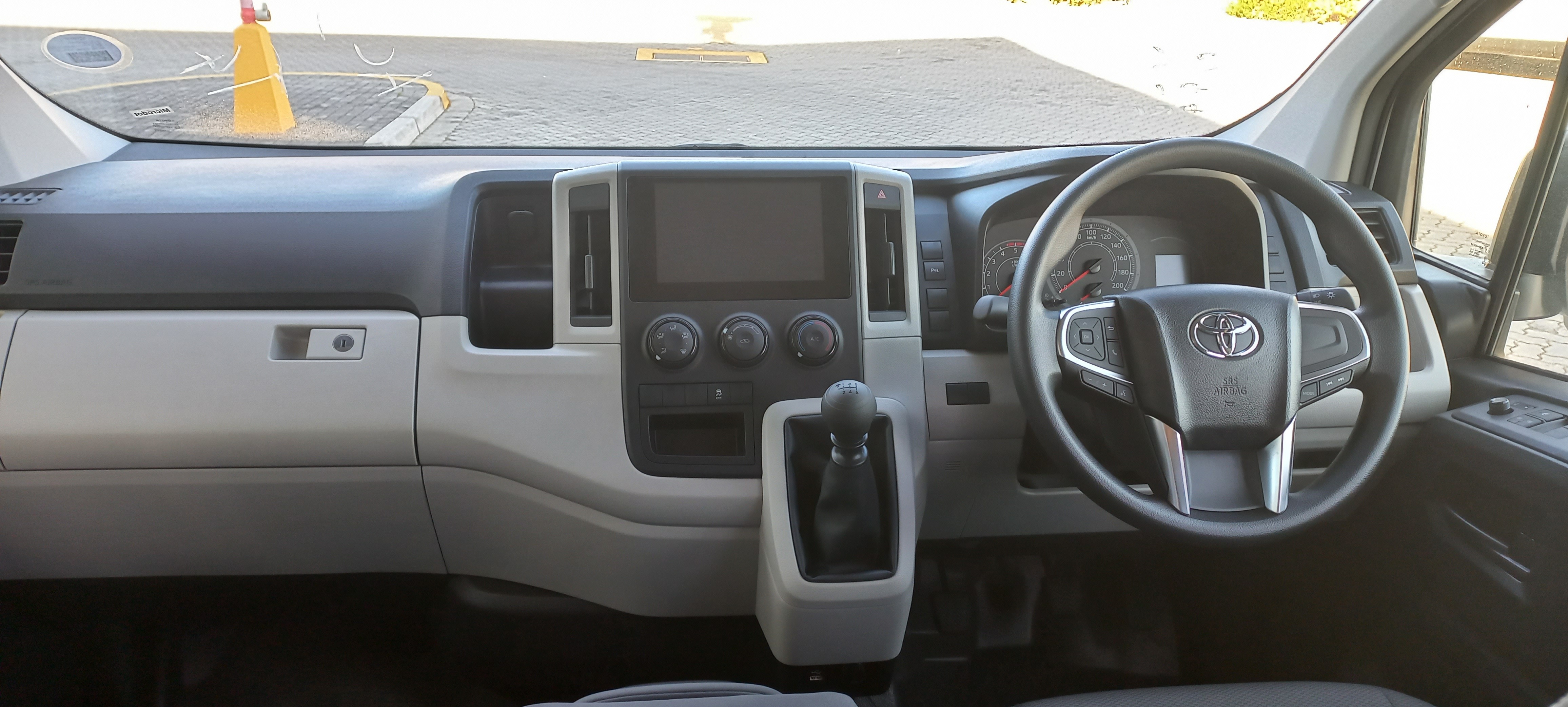 Toyota QUANTUM 2.8 LWB CREW CAB