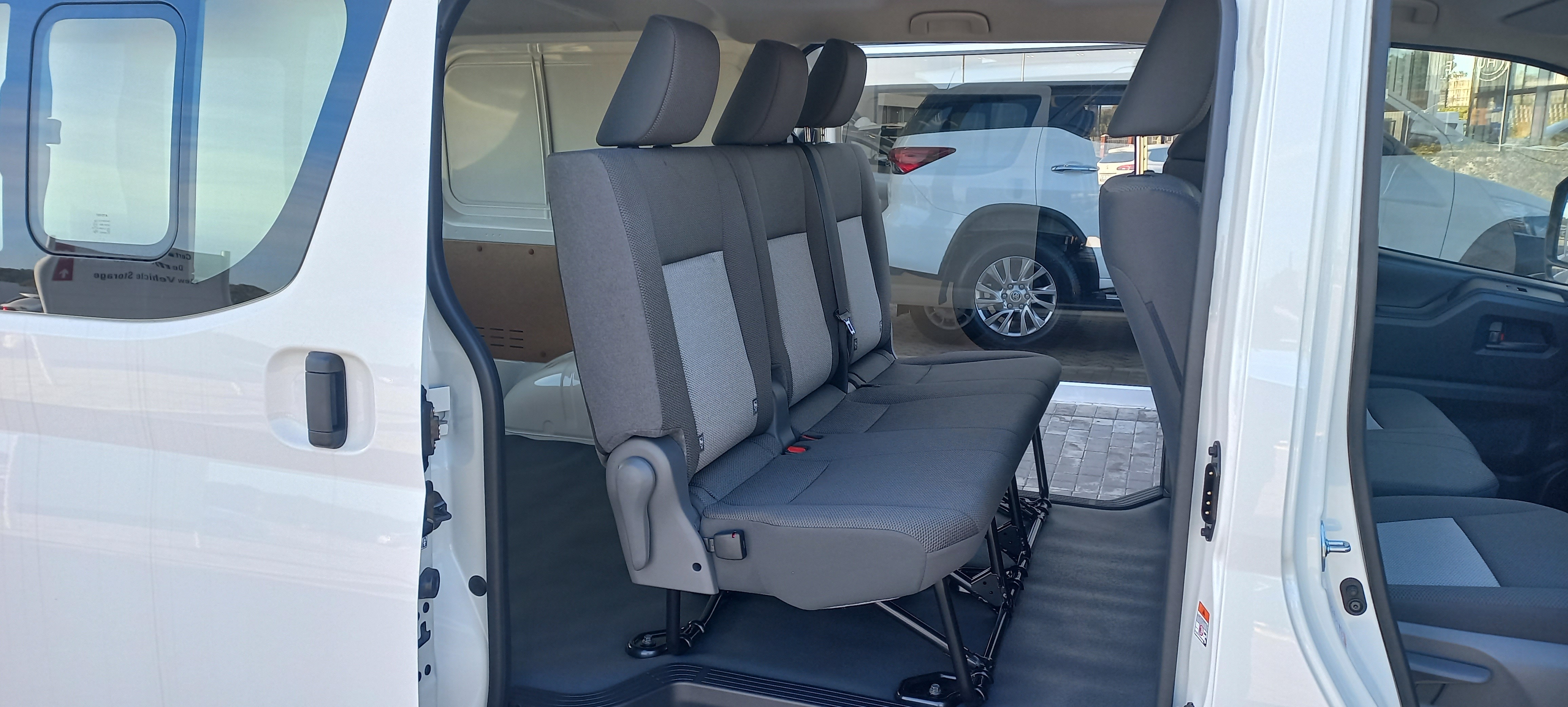 Toyota QUANTUM 2.8 LWB CREW CAB