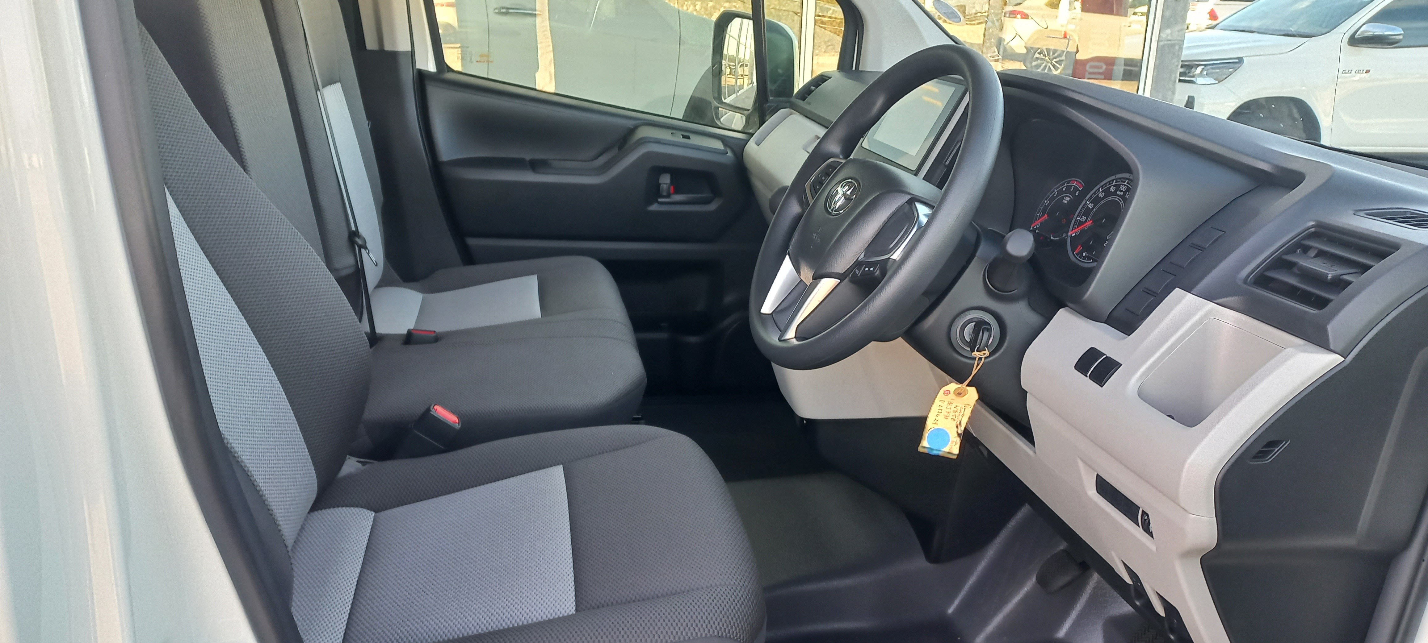 Toyota QUANTUM 2.8 LWB CREW CAB