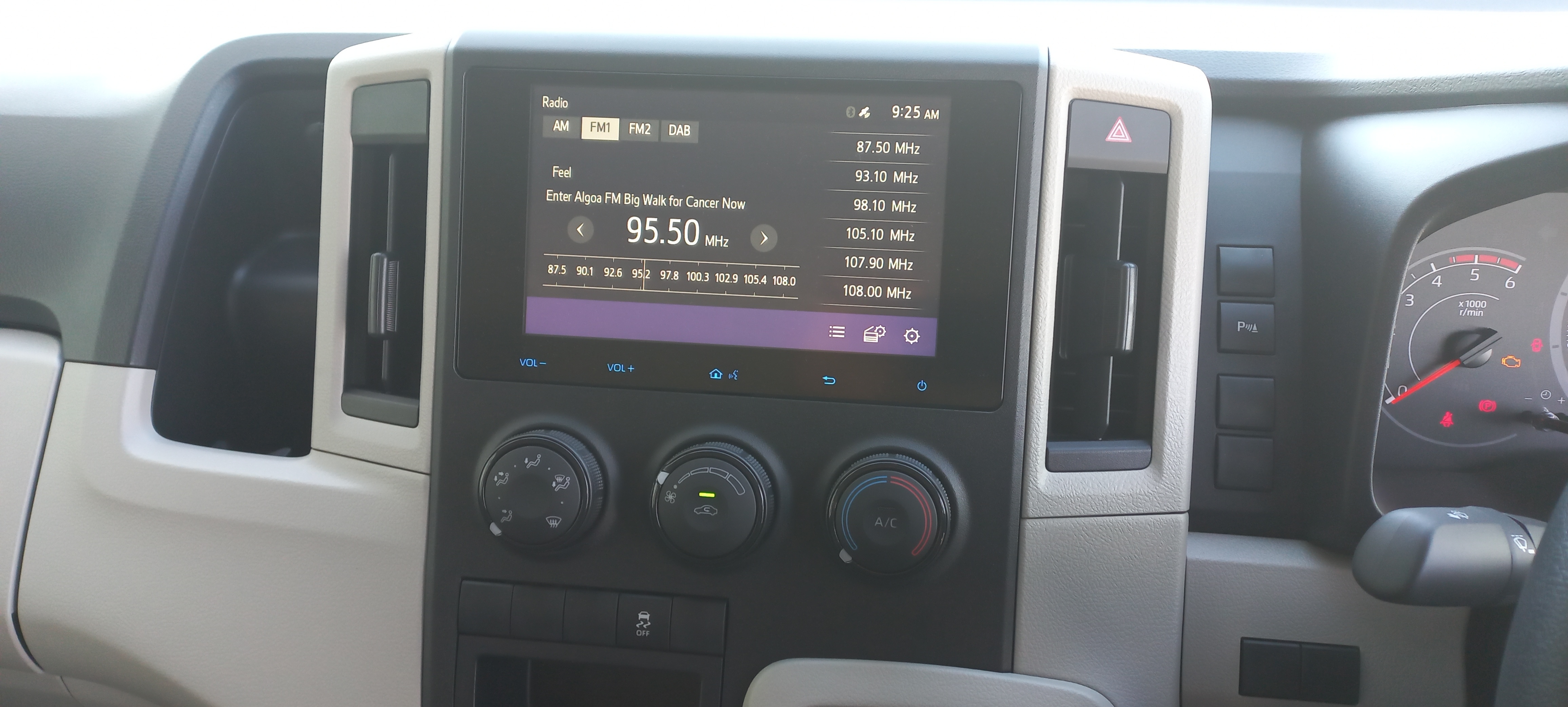 Toyota QUANTUM 2.8 LWB CREW CAB