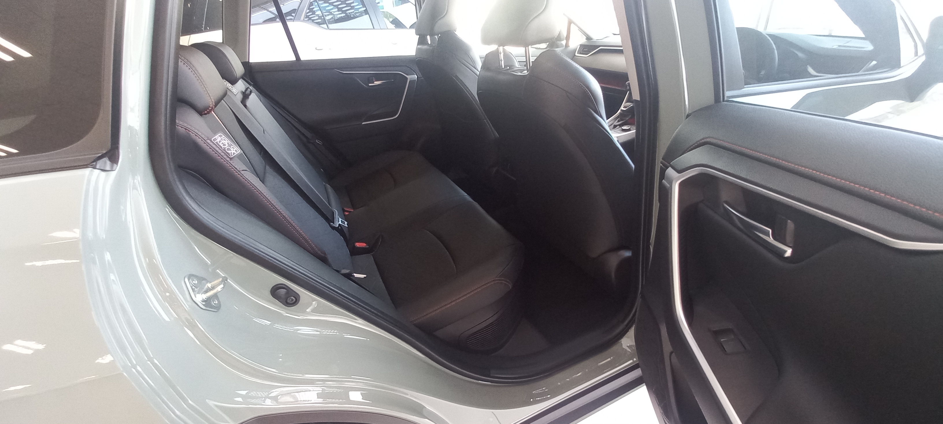 Toyota RAV4 2.5 HYBRID GX-R E-FOUR