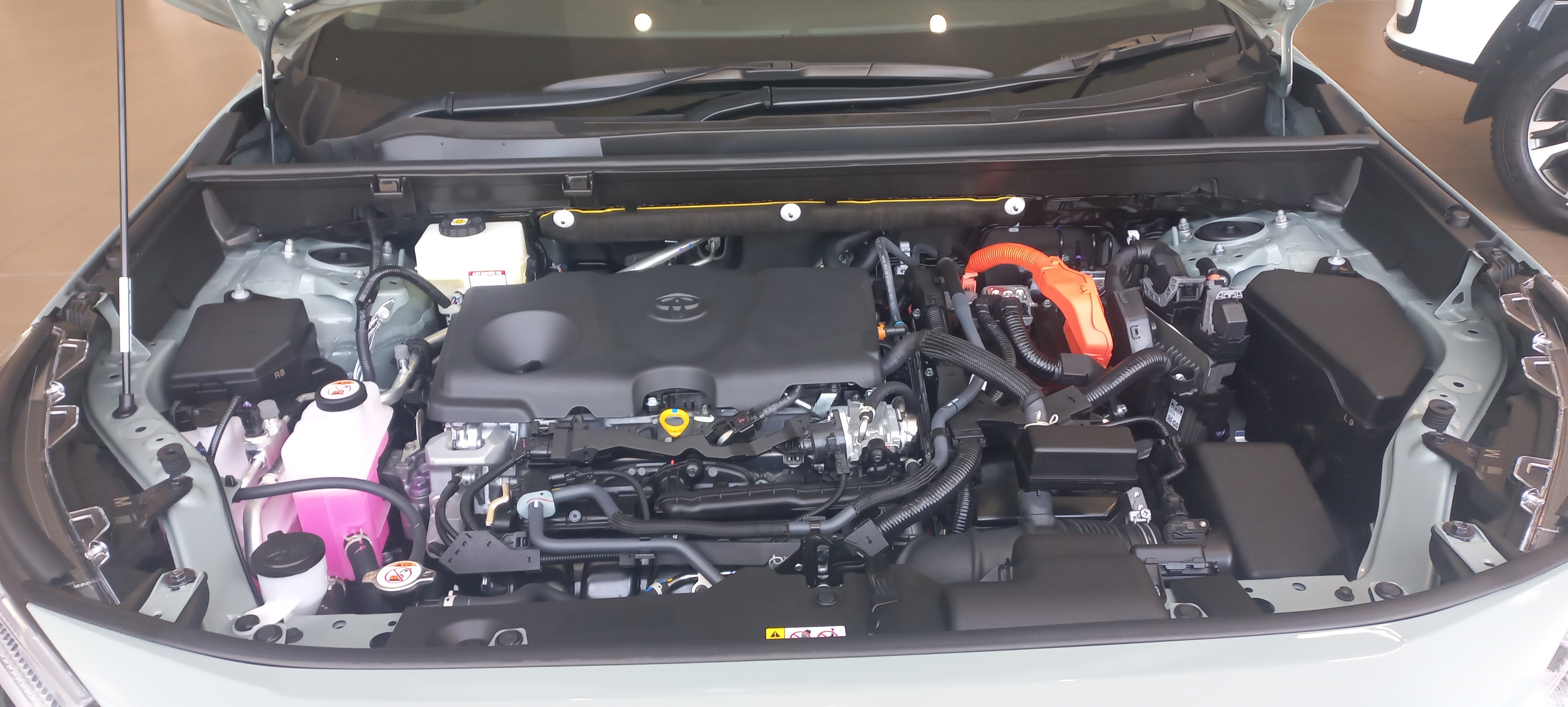 Toyota RAV4 2.5 HYBRID GX-R E-FOUR