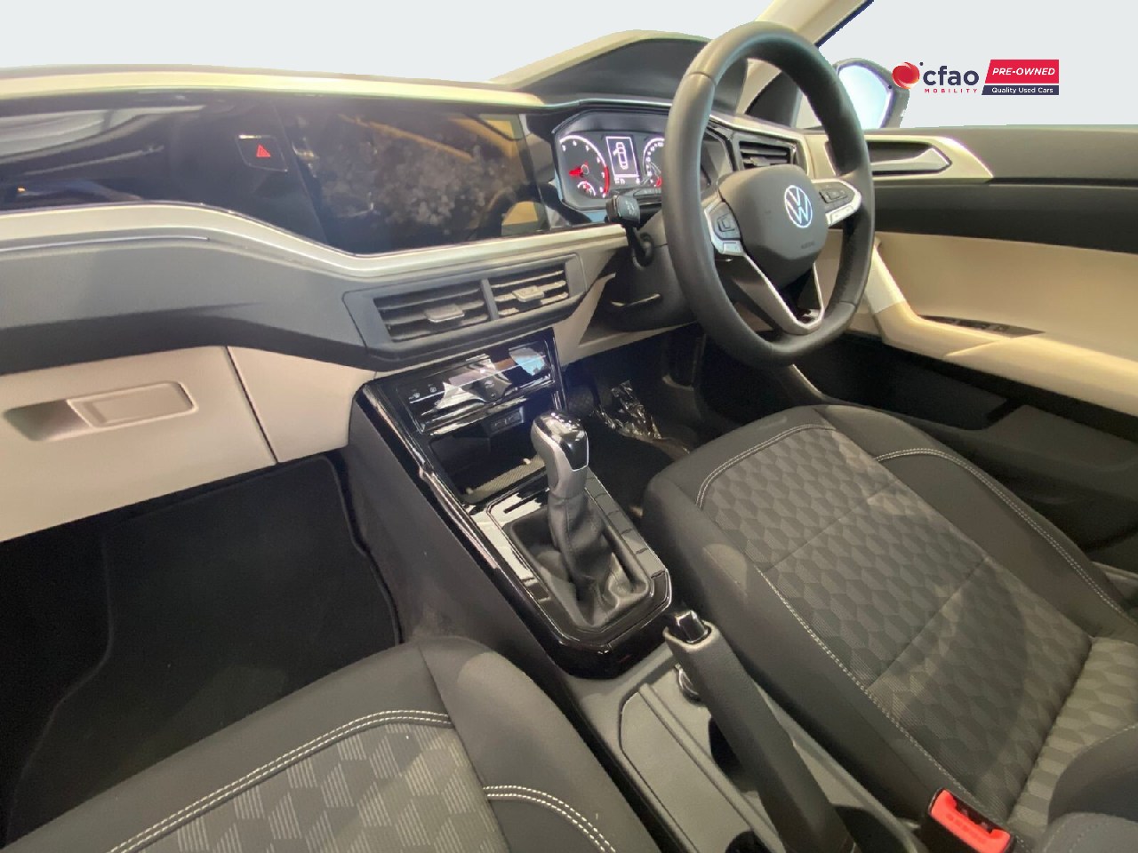 Volkswagen Polo SEDAN 1.0TSI LIFE