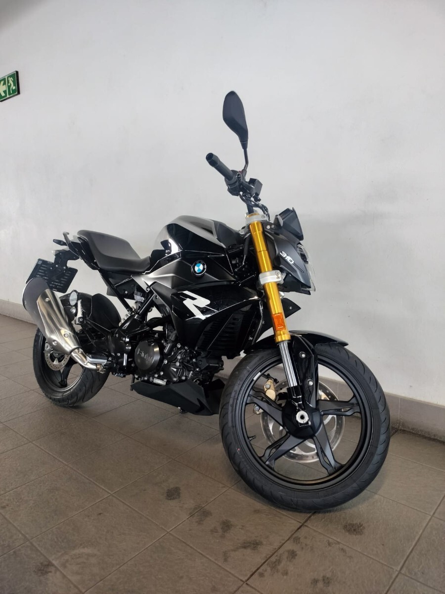 BMW G310 R COSMIC BLACK