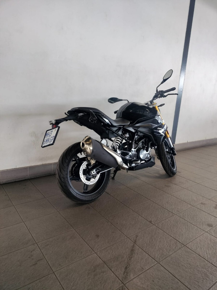 BMW G310 R COSMIC BLACK