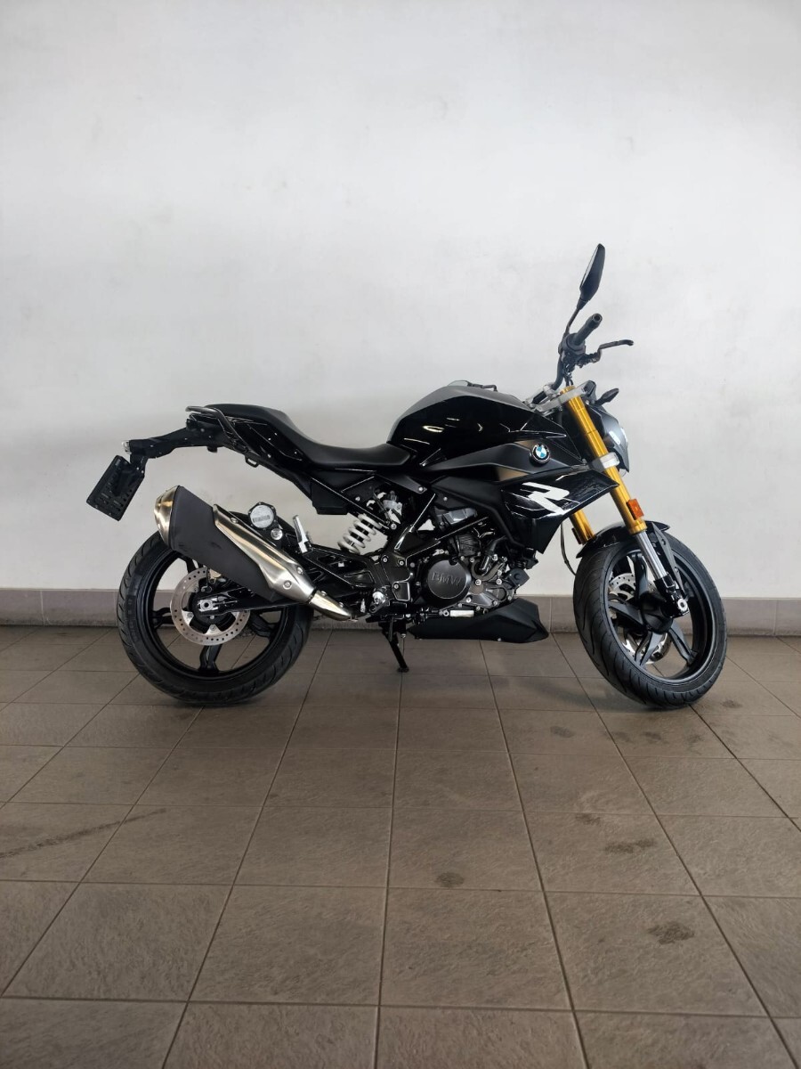 BMW G310 R COSMIC BLACK