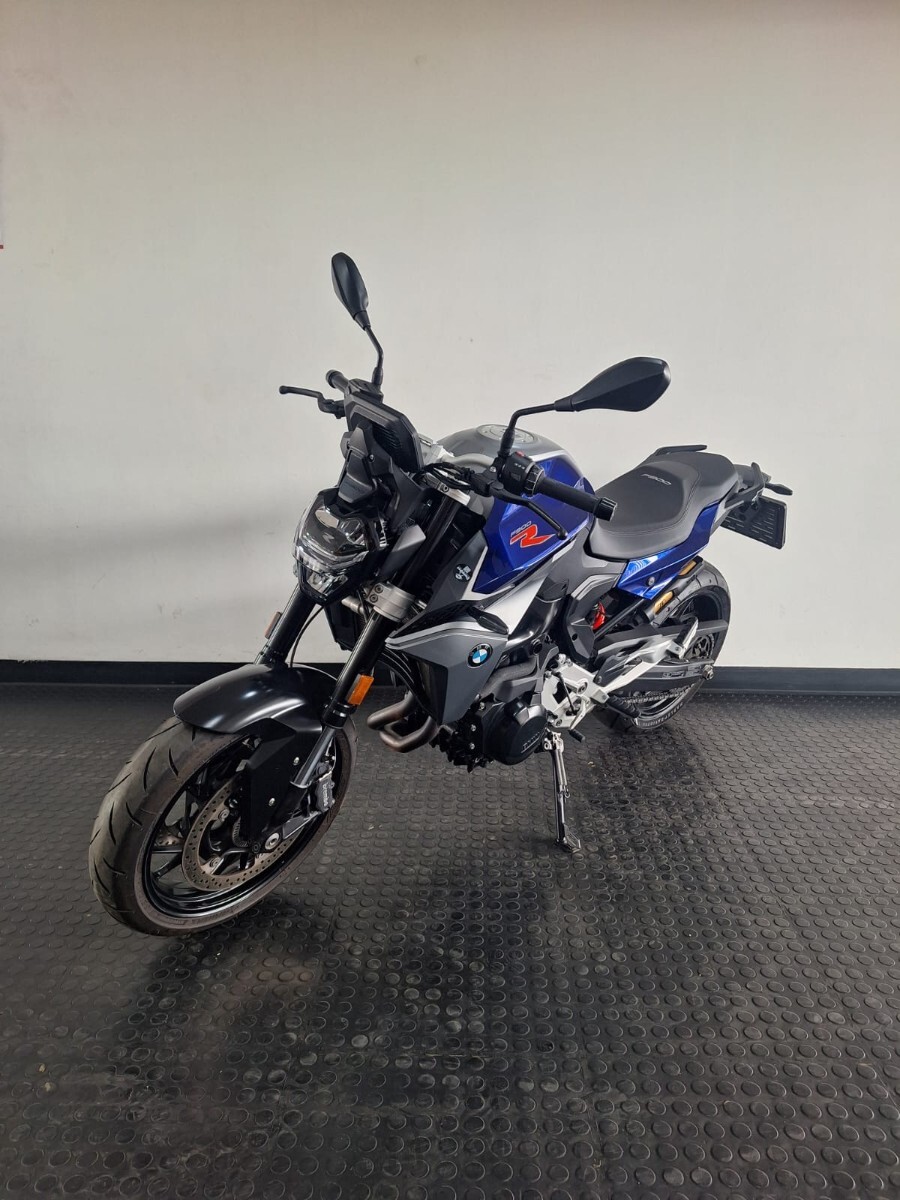 BMW F900 R
