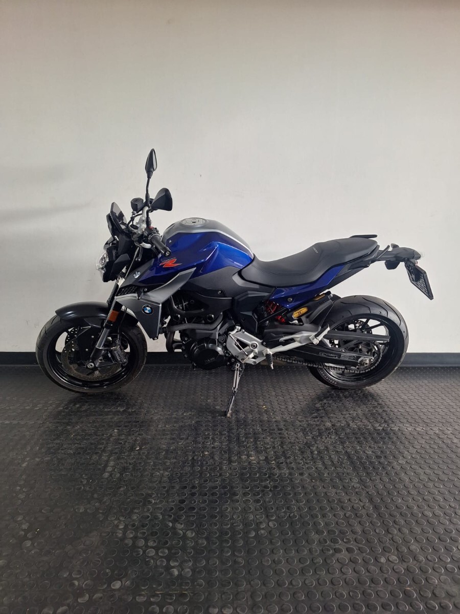 BMW F900 R