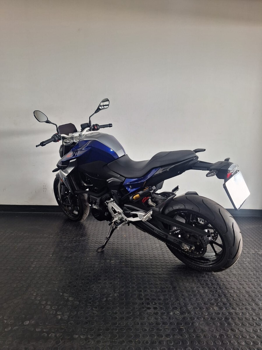 BMW F900 R