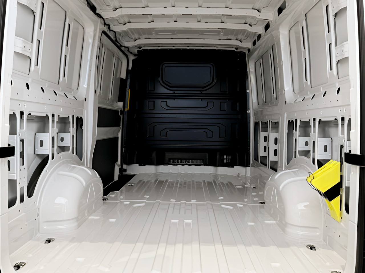 Volkswagen Crafter CRAFTER 35 2.0TDi MWB 103KW A/T F/C P/V