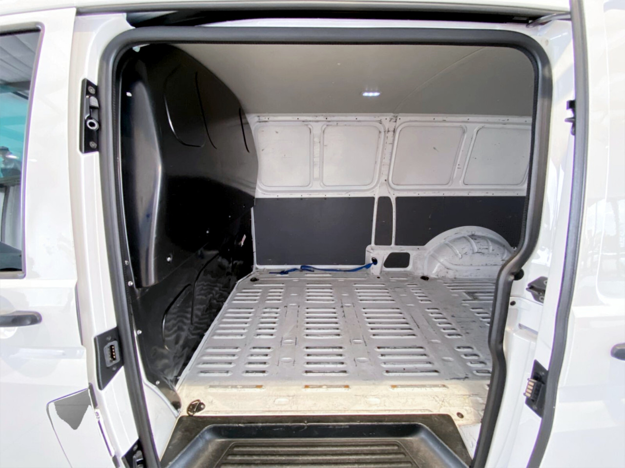 Volkswagen Transporter 2.0TDI PANEL VAN LWB MANUAL