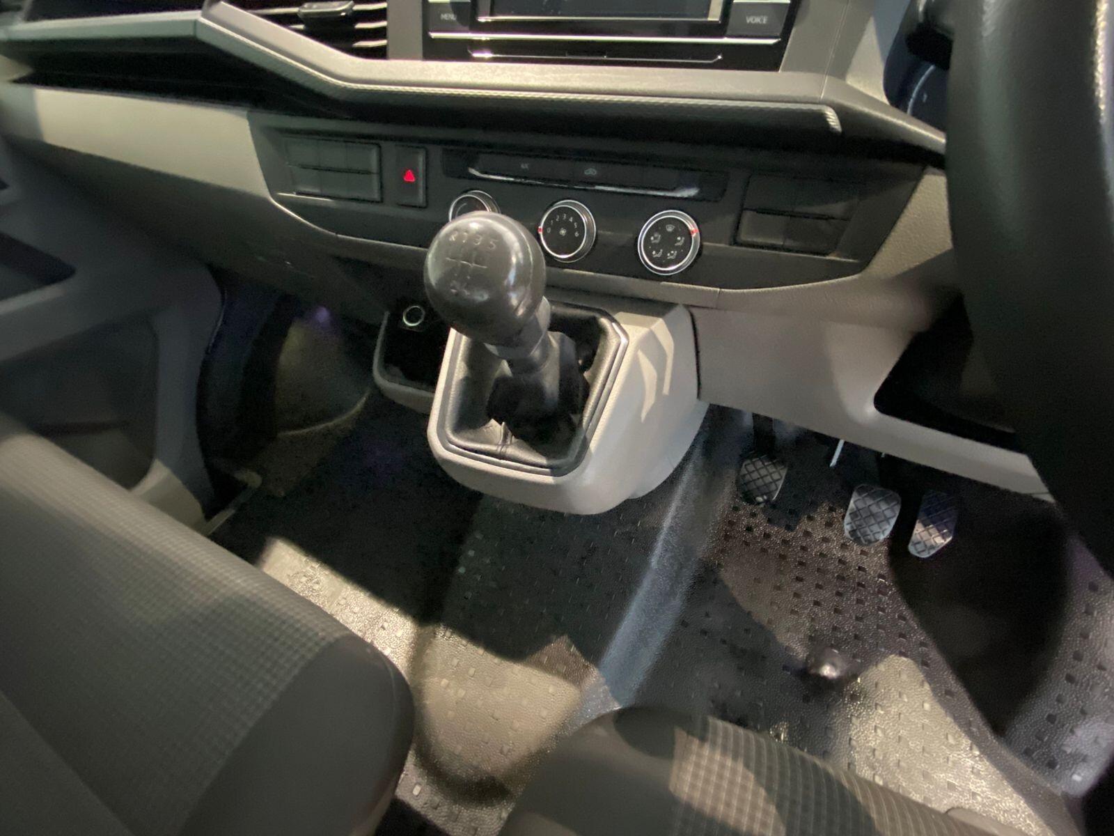 Volkswagen Transporter 2.0TDI PANEL VAN LWB MANUAL