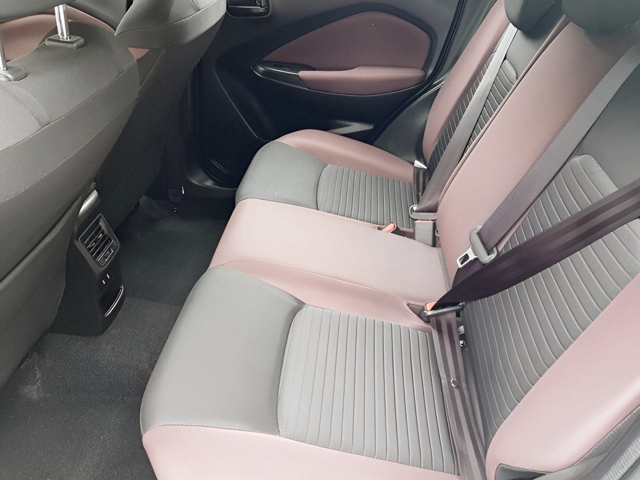 Toyota STARLET CROSS 1.5 XS MANUAL