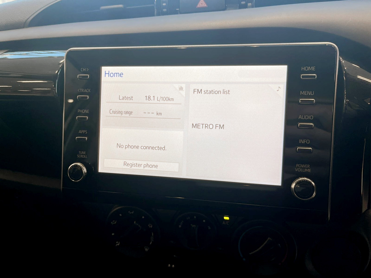 Toyota Hilux 2.4GD-6 SINGLE CAB RAIDER MANUAL