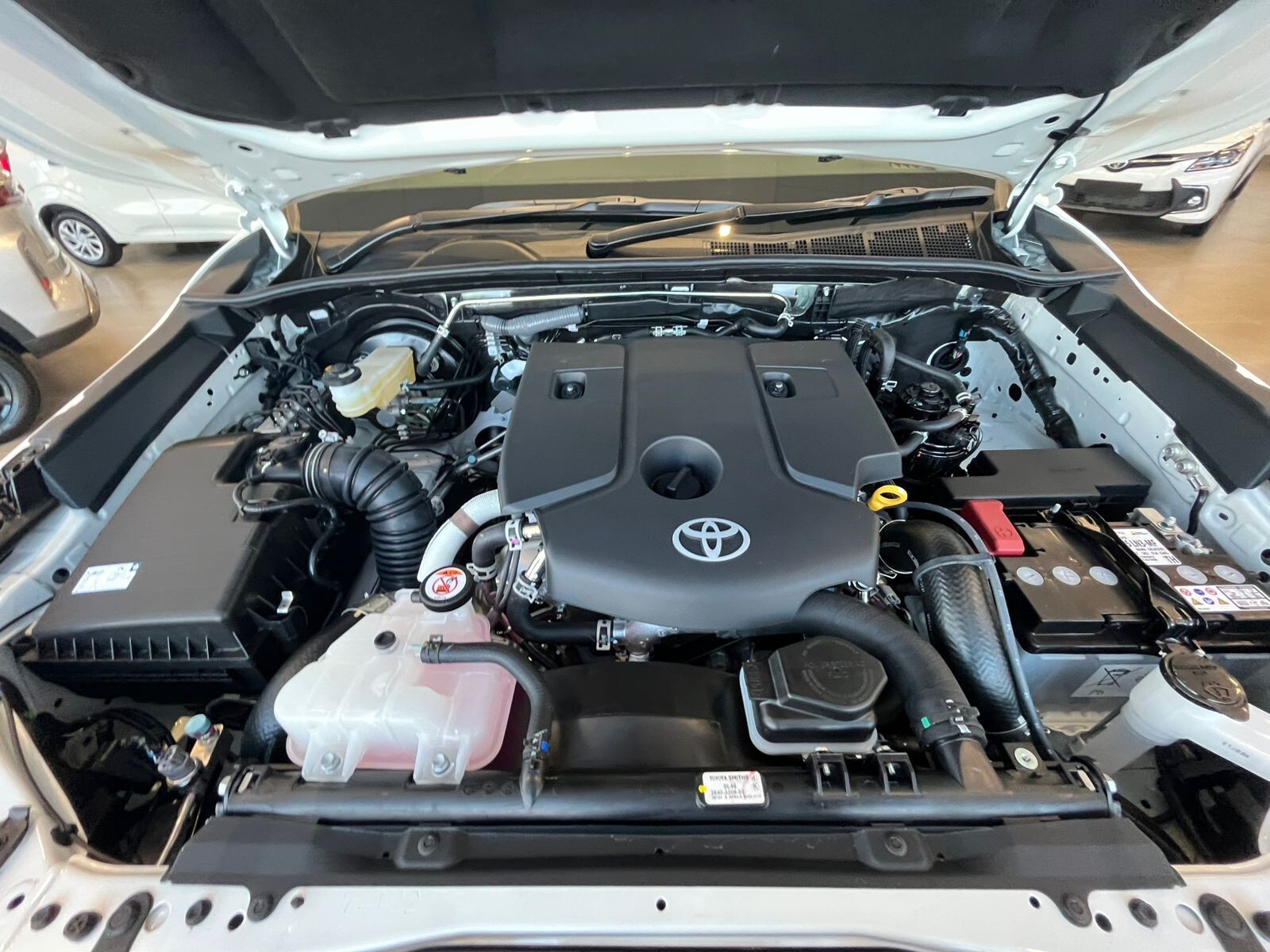 Toyota Hilux 2.4GD-6 SINGLE CAB RAIDER MANUAL