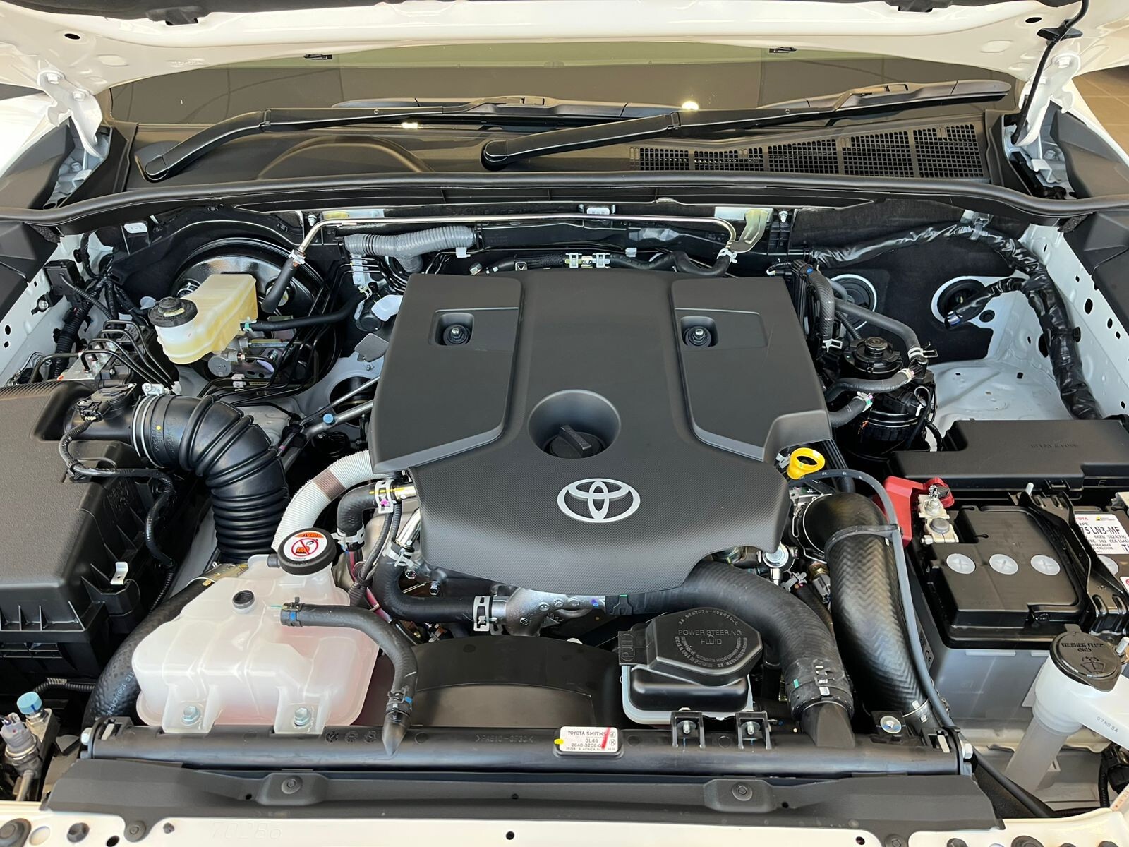 Toyota Hilux 2.4GD-6 DOUBLE CAB 4X4 RAIDER