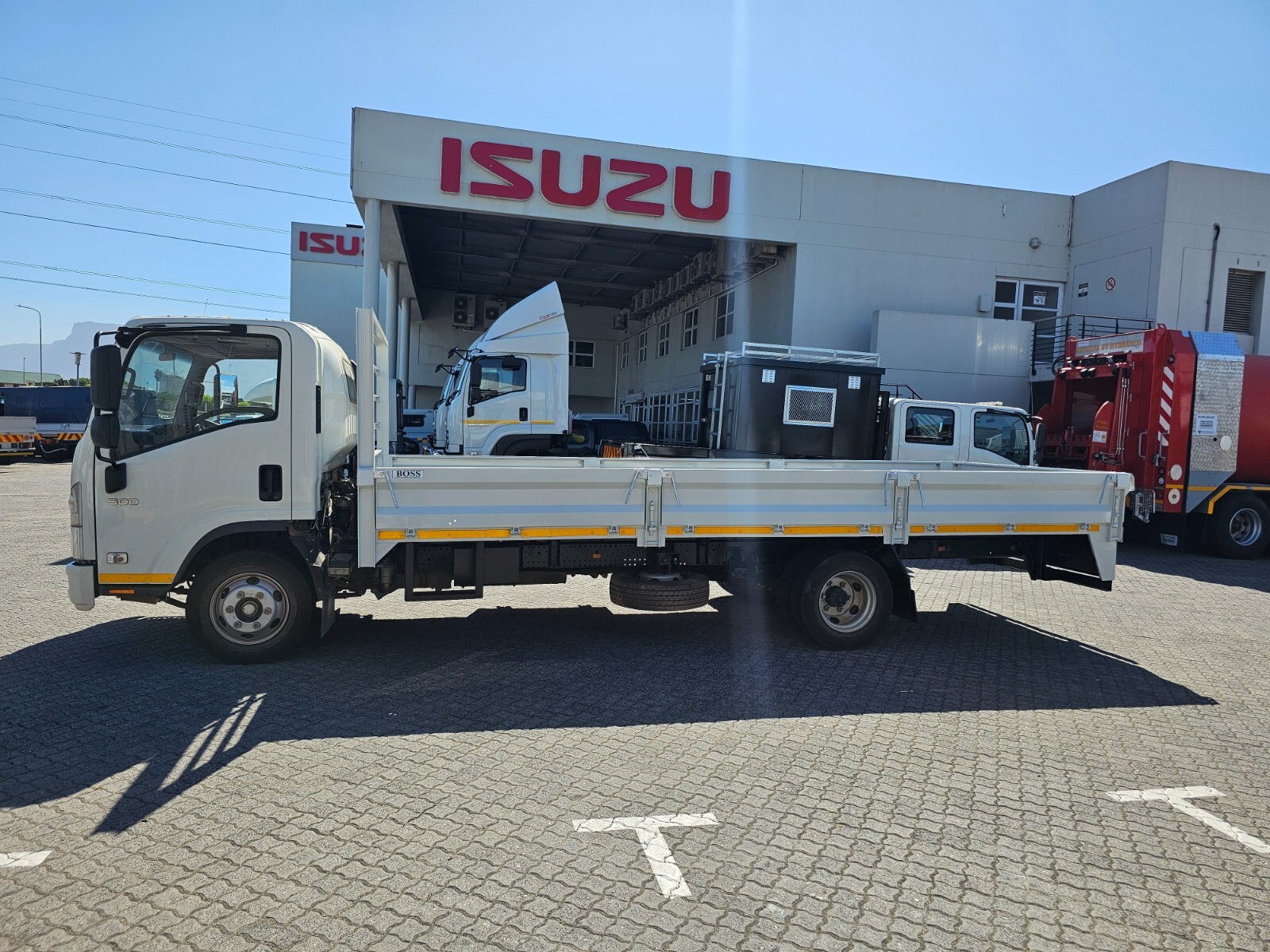 Isuzu N-Series NQR 500 AMT