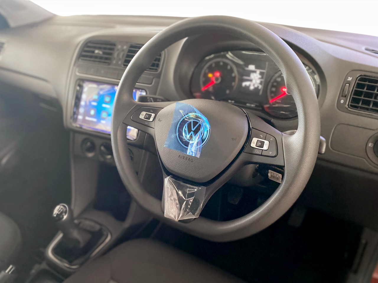 Volkswagen POLO VIVO HATCH 1.4 LIFE EDITION 15