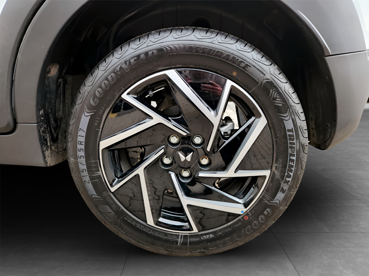Mahindra XUV 3XO 1.2T AX7L
