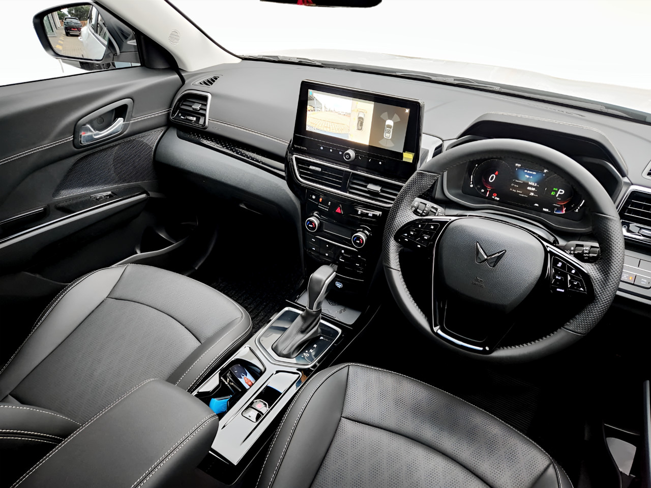 Mahindra XUV 3XO 1.2T AX7L
