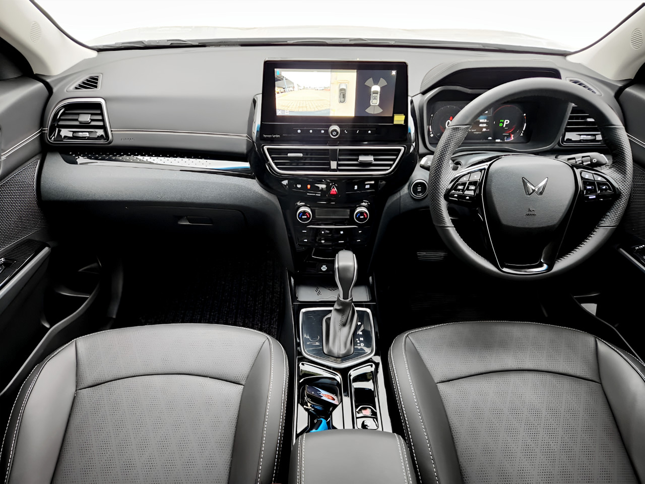 Mahindra XUV 3XO 1.2T AX7L