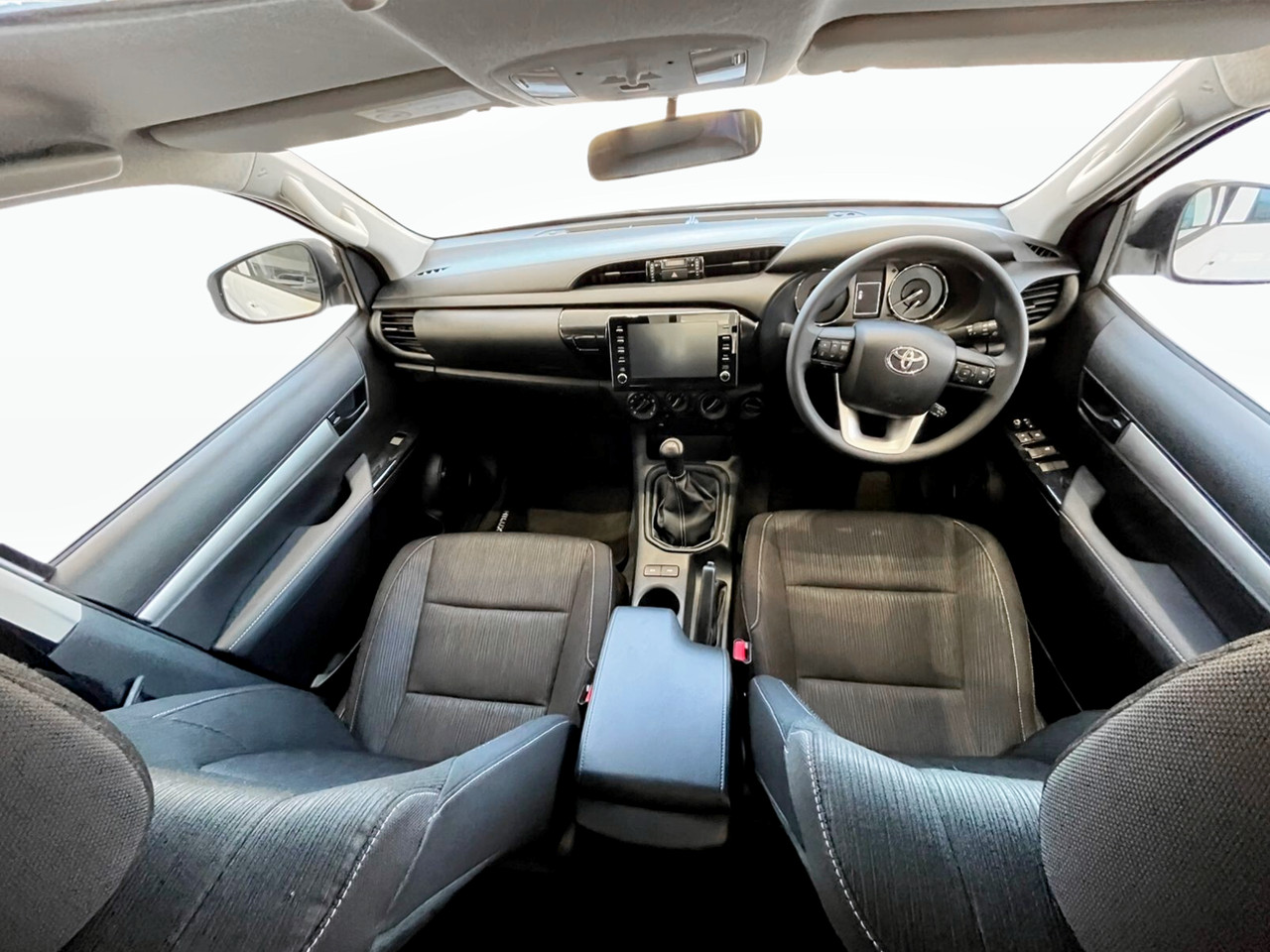 Toyota Hilux 2.4GD-6 DOUBLE CAB 4X4 RAIDER