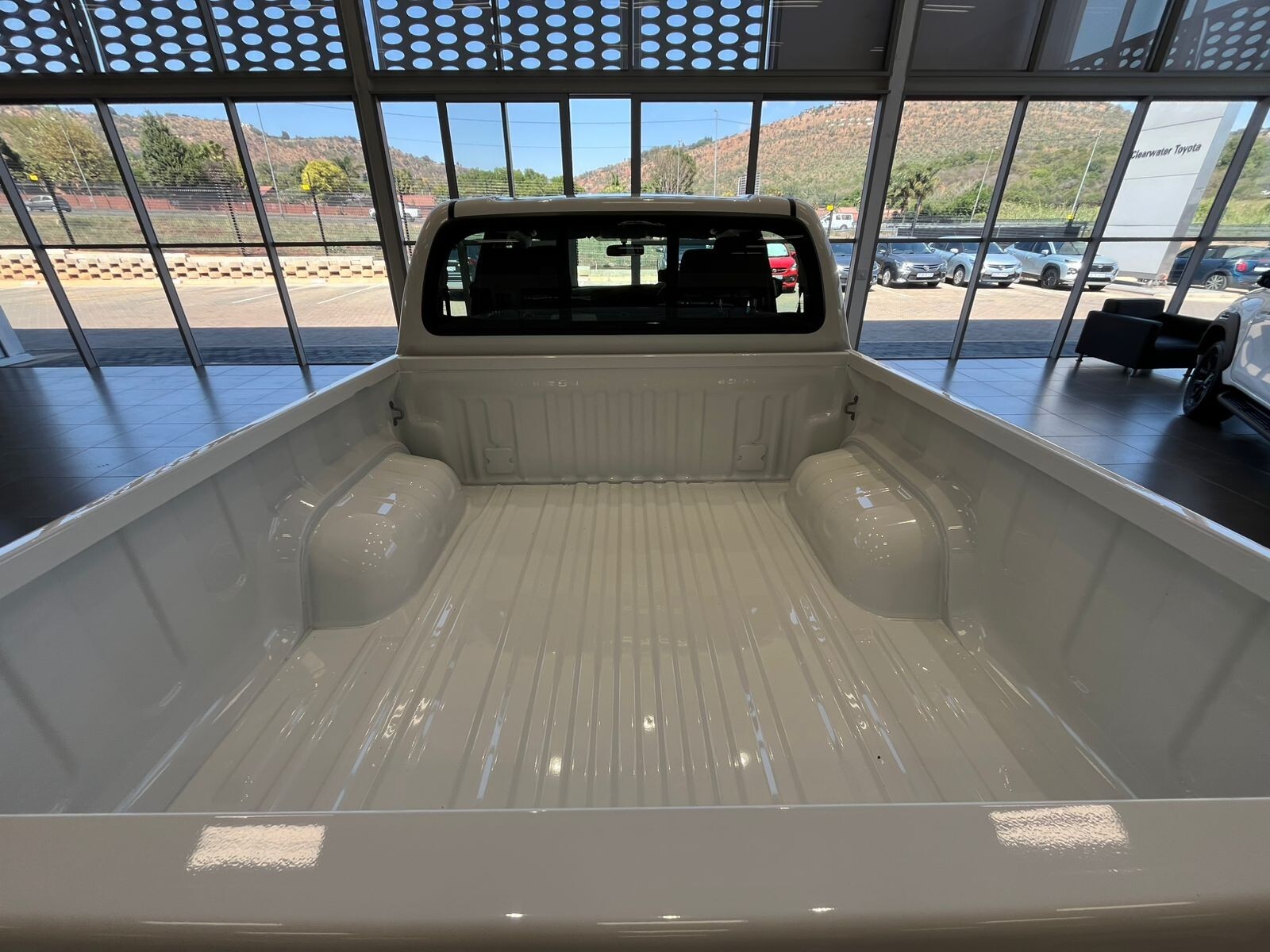 Toyota Hilux 2.4GD-6 DOUBLE CAB 4X4 RAIDER