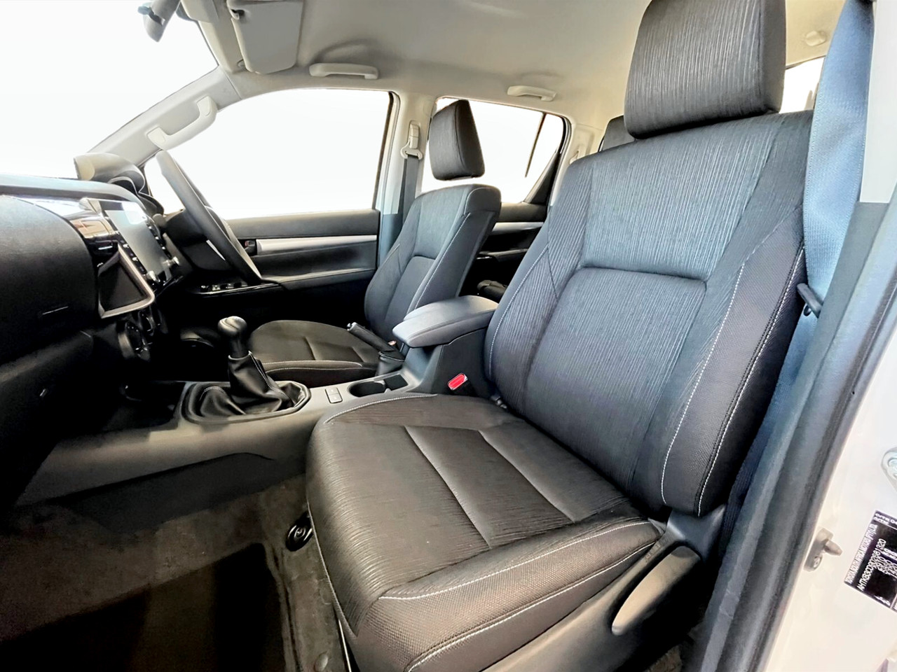 Toyota Hilux 2.4GD-6 DOUBLE CAB 4X4 RAIDER