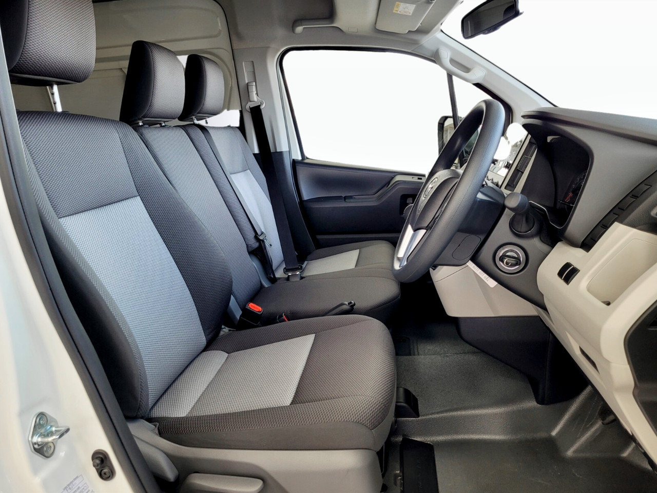 Toyota QUANTUM 2.8 SLWB PANEL VAN