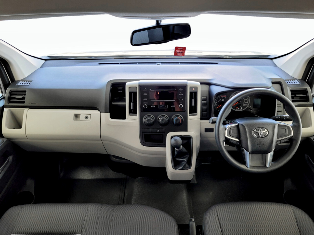 Toyota QUANTUM 2.8 SLWB PANEL VAN