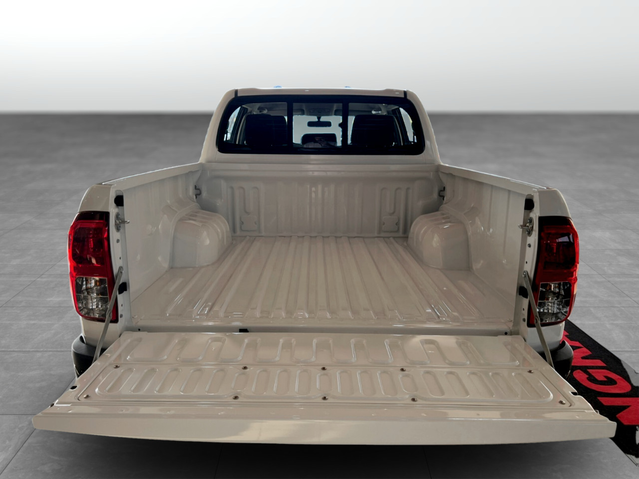 Toyota Hilux 2.4GD-6 DOUBLE CAB 4X4 RAIDER