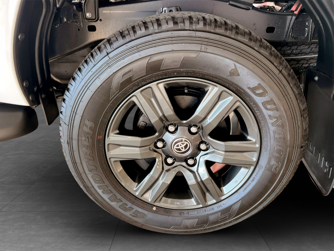 Toyota Hilux 2.4GD-6 DOUBLE CAB 4X4 RAIDER